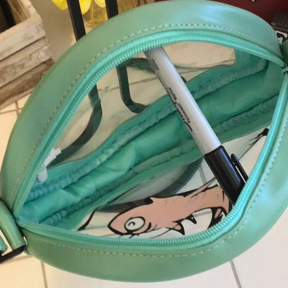 ‘Dr Seuss’ Fish in the Bowl Crossbody - Picture 3 of 8